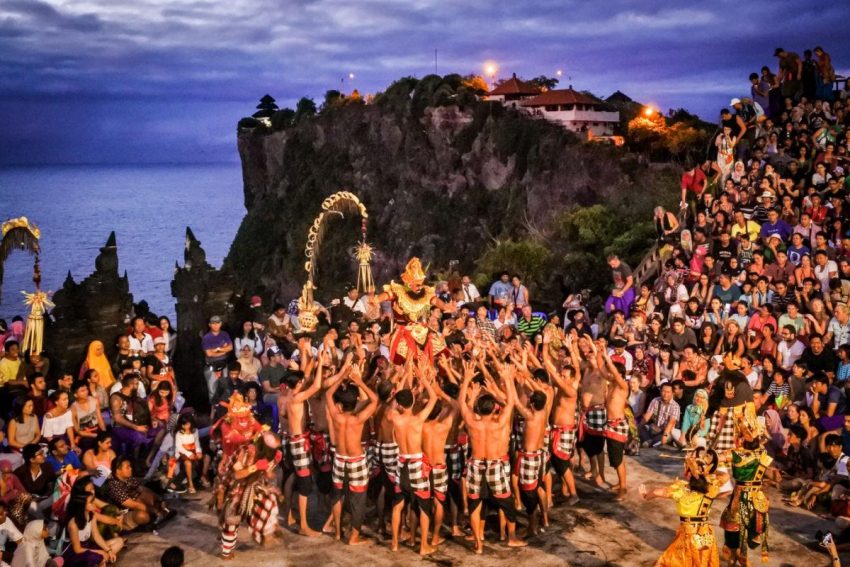 Tari Kecak populer di kalangan wisatawan